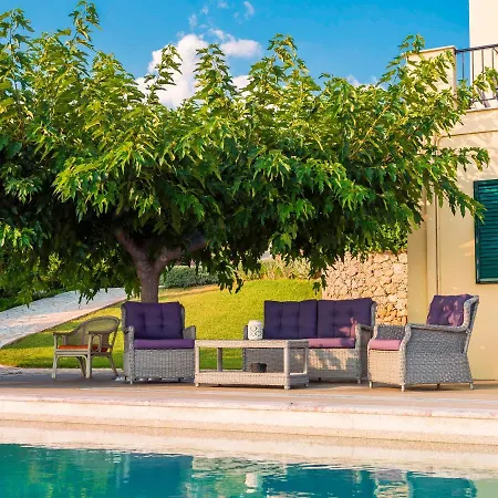 Panoramic Seaview Poolside Haven
